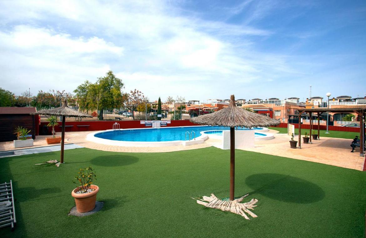 Bungalow La Herrada Los Montesinos Exterior photo